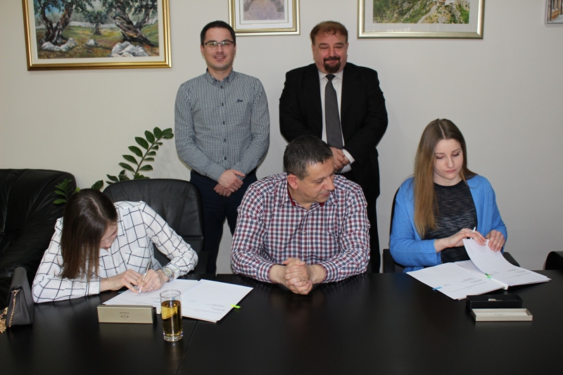Grad Knin dodijelio novih pet stipendija za akademsku godinu 2016./2017.