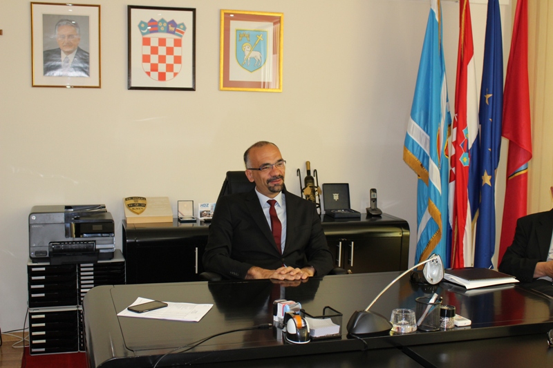 Obavljena primopredaja vlasti; dr.sc. Marko Jelić od danas je gradonačelnik Knina