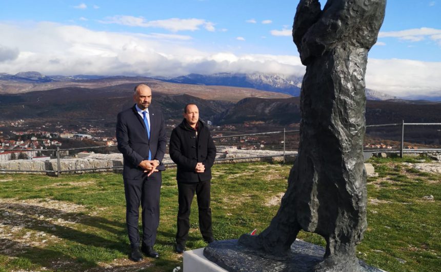 Položeni vijenci ispred spomenika dr. Franje Tuđmana