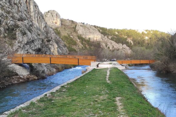 Završen projekt izgradnje pješačko biciklističkih mostova na rijeci Butižnici i Krki