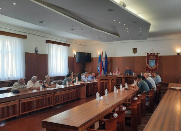 Održana konstituirajuća sjednica Vijeća srpske nacionalne manjine Grada Knina
