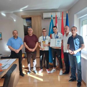 Gradonačelnik primio nagrađene učenike i mentore iz Srednje strukovne škole Kralj Zvonimir Knin