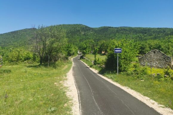 Odobrena sredstva MRRFEU za sufinanciranje asfaltiranja cesta u Golubiću i Strmici
