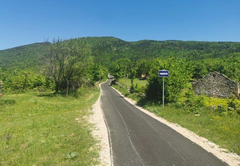 Odobrena sredstva MRRFEU za sufinanciranje asfaltiranja cesta u Golubiću i Strmici
