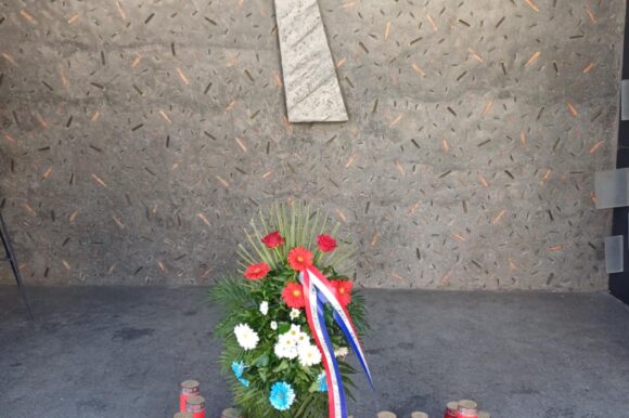 Polaganje vijenca povodom Dana Grada Knina i blagdana sv. Ante