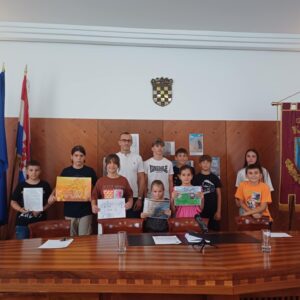 ODRŽANA DODJELA NAGRADA ZA NAJBOLJE RADOVE NATJEČAJA „NEOTKRIVENA PROŠLOST KNINA“ ✍️🎨