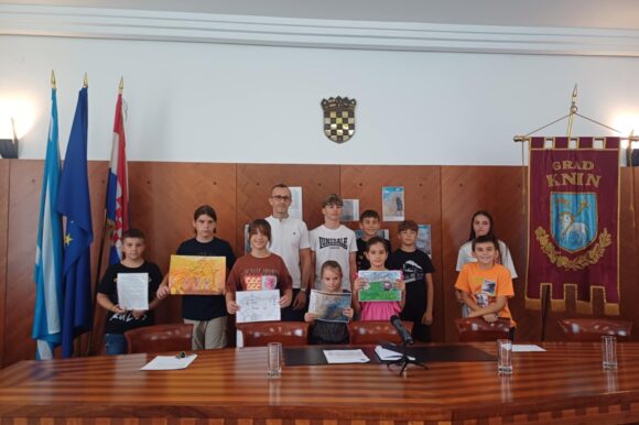 ODRŽANA DODJELA NAGRADA ZA NAJBOLJE RADOVE NATJEČAJA „NEOTKRIVENA PROŠLOST KNINA“ ✍️🎨