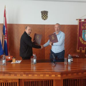 Grad Knin i Srednja strukovna škola kralja Zvonimira potpisali Ugovor o poslovno-tehničkoj suradnji