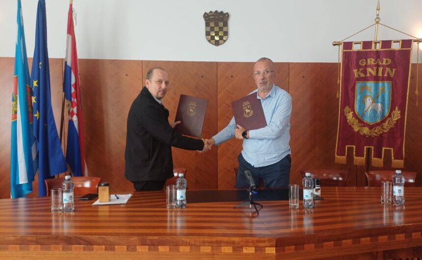 Grad Knin i Srednja strukovna škola kralja Zvonimira potpisali Ugovor o poslovno-tehničkoj suradnji Grad Knin i Srednja strukovna škola kralja Zvonimira potpisali Ugovor o poslovno-tehničkoj suradnji