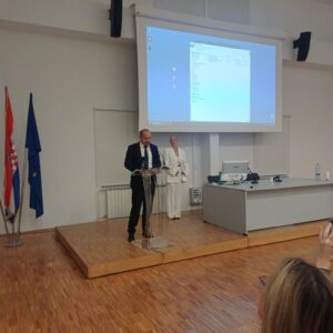 Svečano otvorenje znanstvenog skupa Hrvatskog arheološkog društva u Kninu