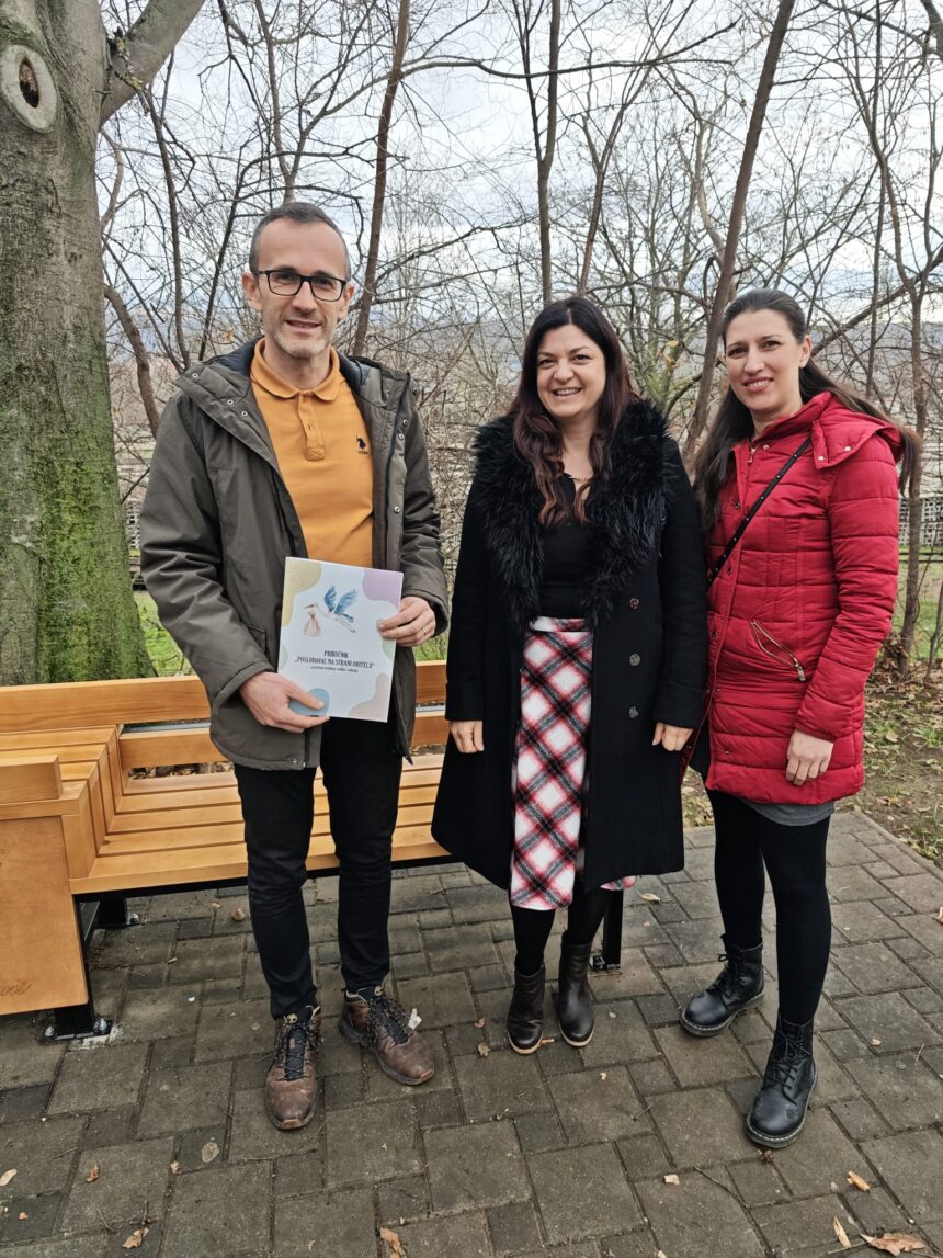 Prva klupa za dojenje i prematanje beba u Kninu – mjesto mira, bliskosti i podrške