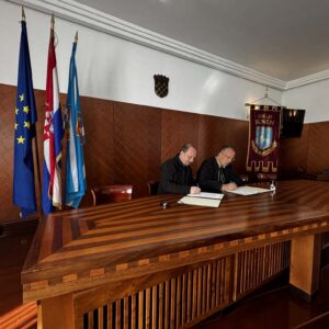 Grad Knin i Srednja strukovna škola Kralja Zvonimira Knin potpisali ugovor o suradnji Grad Knin i Srednja strukovna škola Kralja Zvonimira Knin potpisali ugovor o suradnji