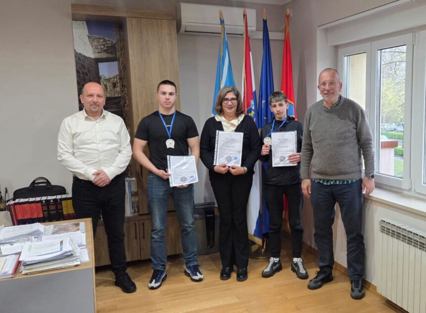 Prijem kod gradonačelnika za uspješne kninske učenike