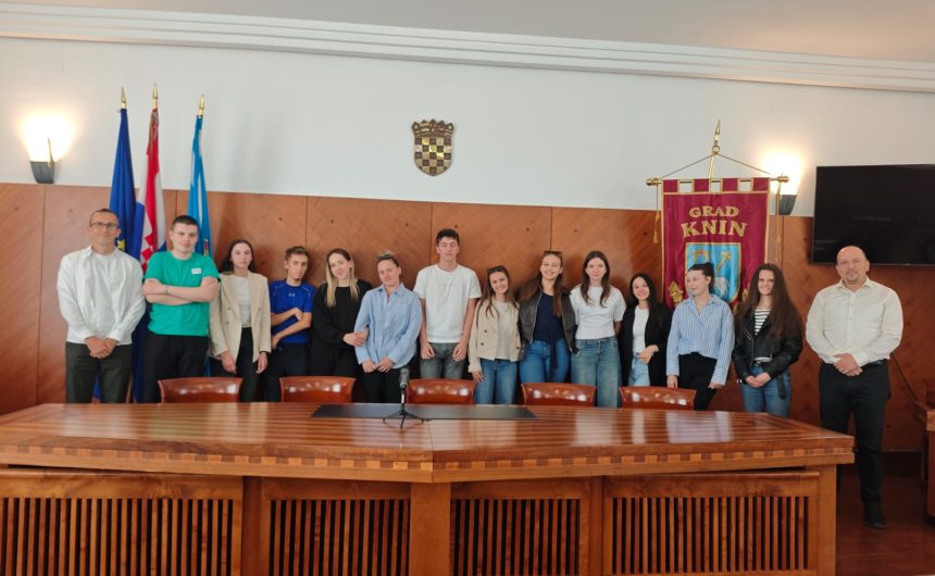 Potpisani ugovori o dodjeli učeničkih i studentskih stipendija Potpisani ugovori o dodjeli učeničkih i studentskih stipendija
