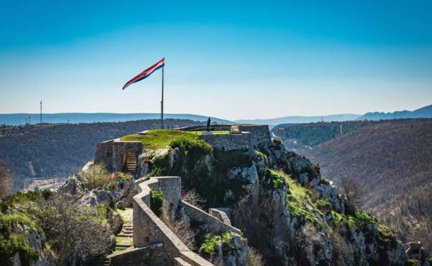 Čestitka Grada Knina povodom Dana pobjede i domovinske zahvalnosti i Dana hrvatskih branitelja