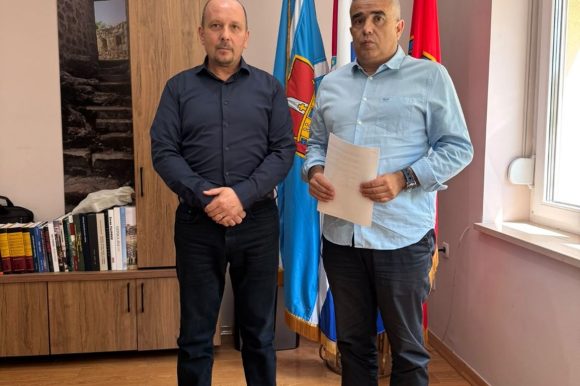Gradonačelnik održao sastanak s novim vršiteljem dužnosti Dekana Veleučilišta u Kninu Gradonačelnik održao sastanak s novim vršiteljem dužnosti Dekana Veleučilišta u Kninu