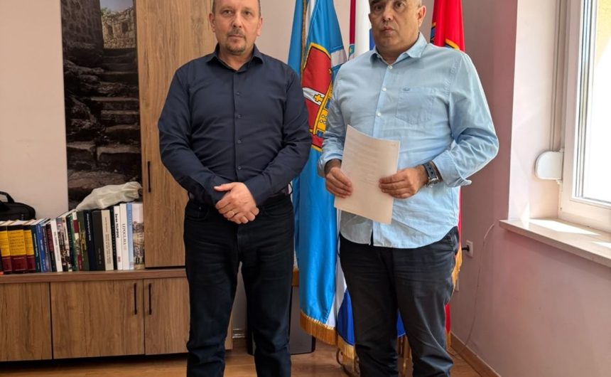 Gradonačelnik održao sastanak s novim vršiteljem dužnosti Dekana Veleučilišta u Kninu Gradonačelnik održao sastanak s novim vršiteljem dužnosti Dekana Veleučilišta u Kninu
