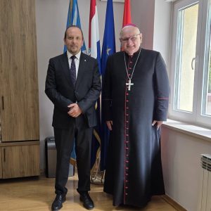Kanonska vizitacija mons. Tomislava Rogića, biskupa Šibenske biskupije Kanonska vizitacija mons. Tomislava Rogića, biskupa Šibenske biskupije