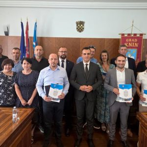 Potpisani ugovori o sufinanciranju za infrastrukturne projekte u deset gradova i općina na području Šibensko-kninske županije