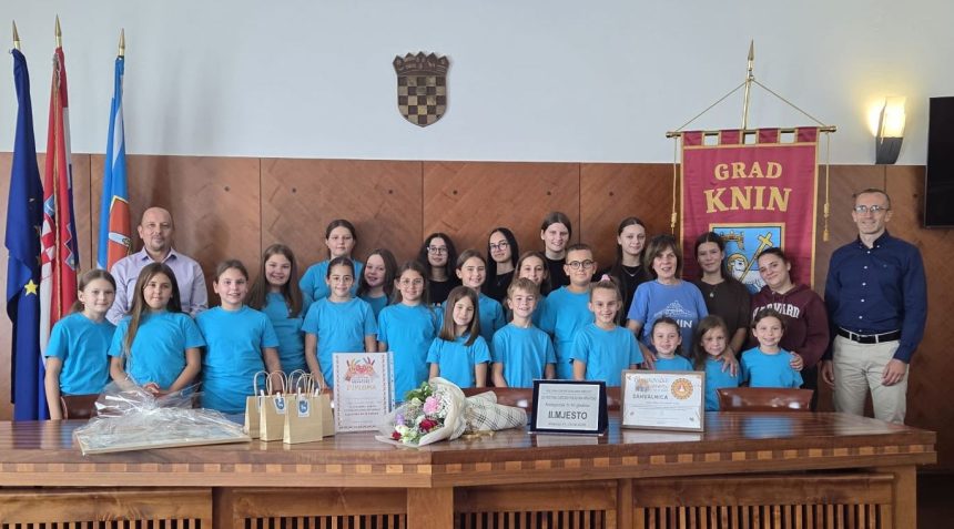 Svečani prijem kod gradonačelnika za članove KUD-a „Kralj Zvonimir“ Svečani prijem kod gradonačelnika za članove KUD-a „Kralj Zvonimir“